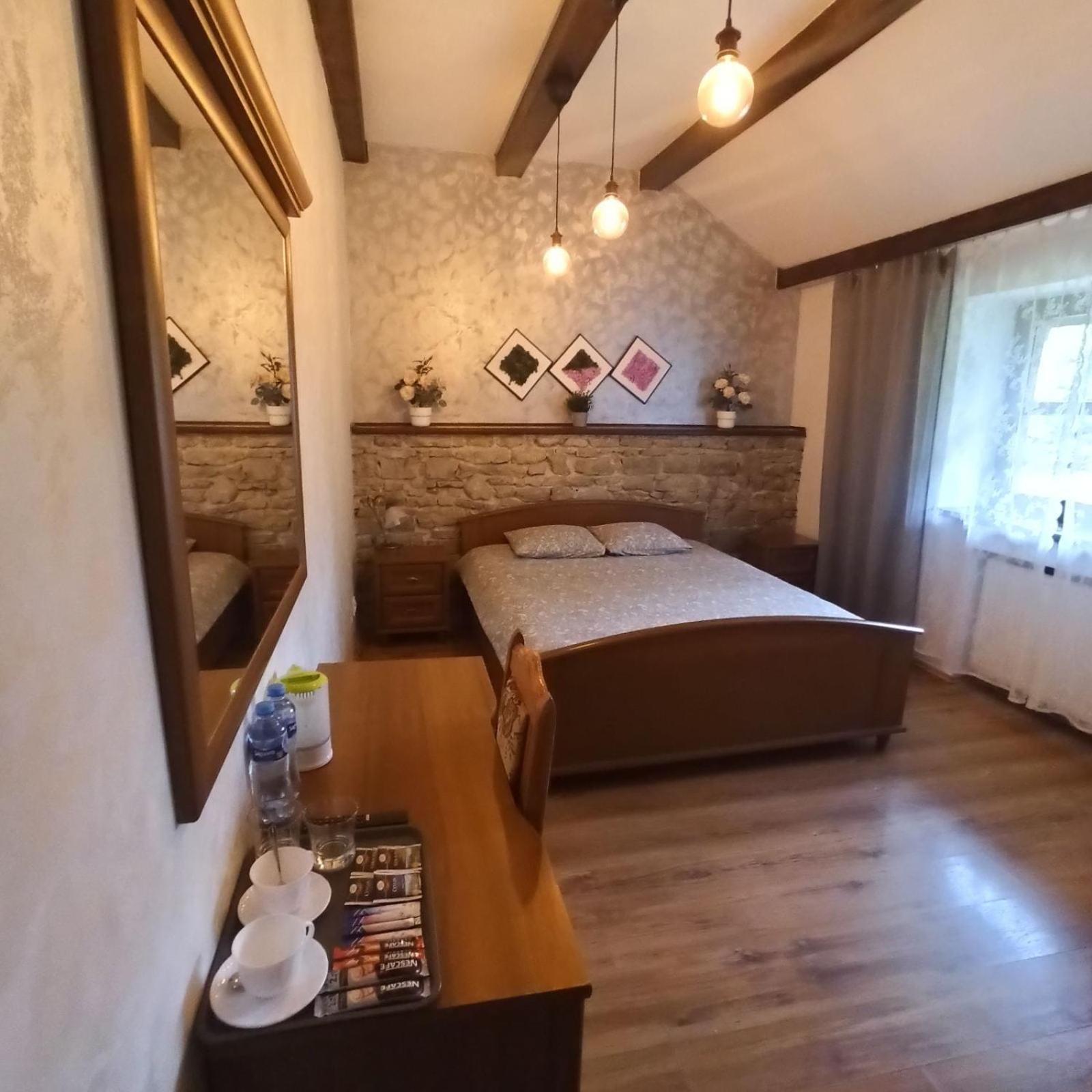 Homies Inn Celiny  Buitenkant foto